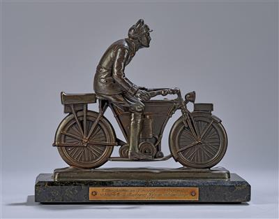 Otto Schmidt-Hofer (1873–1925), a motorcyclist, Germany, c. 1925 - Secese a umění 20. století