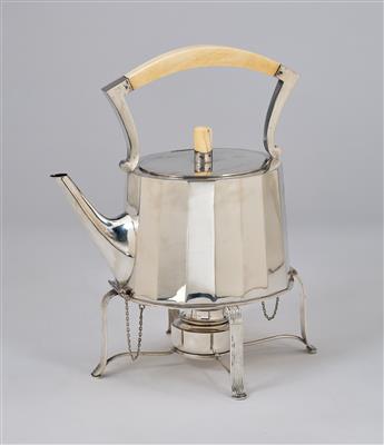 A silver teapot with stove, Vienna, by May 1922 - Jugendstil e arte applicata del XX secolo