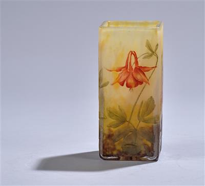 A vase with fuchsias, Daum, Nancy, c. 1910 - Jugendstil and 20th Century Arts and Crafts
