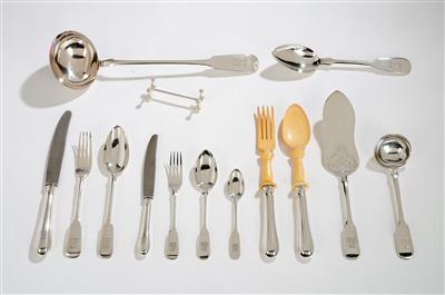 A 96-piece silver cutlery set, “spade” pattern for 12 persons in a portable wooden case, Leopold Janesich, Trieste, c. 1910 - Jugendstil and 20th Century Arts and Crafts