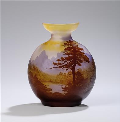 A vase with a lake and mountain landscape, Emile Gallé, Nancy, 1906–1914 - Secese a umění 20. století