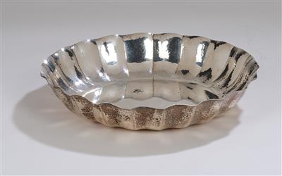 Josef Hoffmann, a large silver bowl, designed in 1935, executed by Alexander Sturm, Vienna - Secese a umění 20. století
