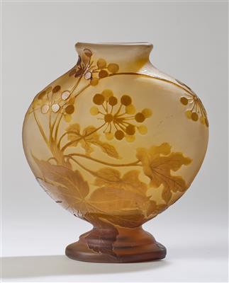 A vase with umbels, Emile Gallé, Nancy, c. 1910/20 - Secese a umění 20. století