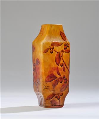 An angular vase “Cranberry”, Daum, Nancy, c. 1925 - Jugendstil and 20th Century Arts and Crafts