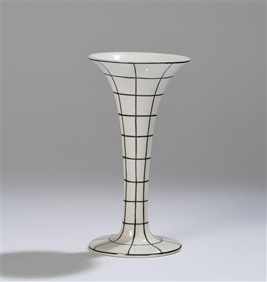 Michael Powolny, a vase, model number: 221, model: c. 1909, executed by Wiener Keramik, by 1912 - Jugendstil e arte applicata del XX secolo