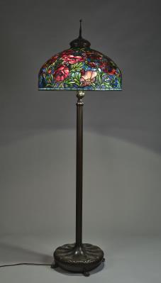 A floor lamp "Oriental Poppy", in the style of Tiffany Studios New York, later execution - Jugendstil and 20th Century Arts and Crafts