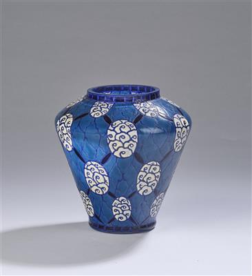A Leune Art Déco vase, decoration: probably Auguste Heiligenstein, form: Daum, Nancy, 1920-30 - Sbírka Schedlmayer II