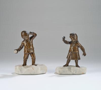 Karl Hackstock (1855-1919), zwei Bronzefiguren: Junge und Mädchen bei der Schneeballschlacht, Österreich, um 1910/15 - Jugendstil & Angewandte Kunst des 20. Jahrhunderts