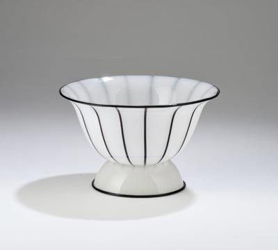 Michael Powolny, a footed bowl (bowl), designed in 1914, executed by Johann Lötz Witwe, Klostermühle - Secese a umění 20. století