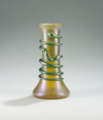 A vase with applied snake, Johann Lötz Witwe, Klostermühle, 1902 - Jugendstil and 20th Century Arts and Crafts