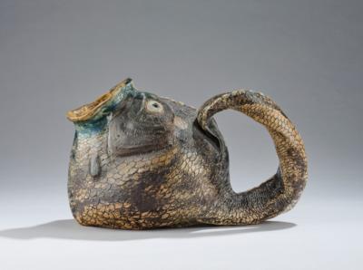 Vase in Form eines grotesken Fisches (Spoon Warmer), Manufaktur: R. W. Martin and Brothers, London, Southall, 7.6.1883 - Jugendstil & Angewandte Kunst des 20. Jahrhunderts