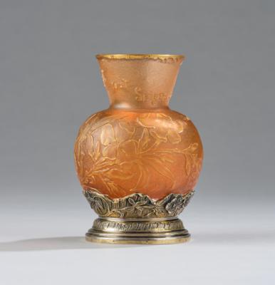 A vase “Montbretias” with inscription: “A tout Seigneur tout Honneur”, Daum, Nancy, c. 1897 - Jugendstil and 20th Century Arts and Crafts