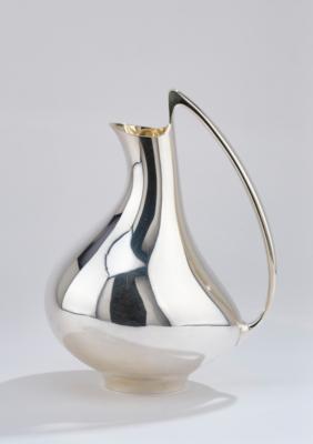 Henning Koppel (1918-81), a sterling silver handled jug in domed shape (“Pregnant Duck”), model number 992, designed in 1952, executed by Georg Jensen, Copenhagen - Secese a umění 20. století
