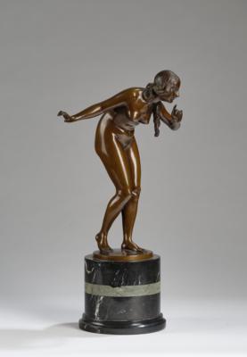 Martin Götze (1865-1928), a bronze figure of a slightly bent female nude, Germany, c. 1900/20 - Secese a umění 20. století