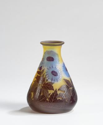 A vase with cornflowers, Emile Gallé, Nancy, c. 1920 - Secese a umění 20. století