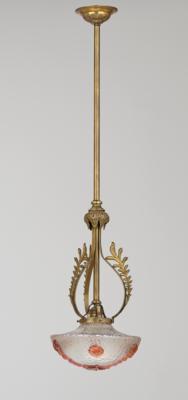 A brass hanging lamp decorated with leaves and a lamp shade with "Nautilus" decoration by Johann Lötz Witwe, Klostermühle, c. 1903 - Secese a umění 20. století