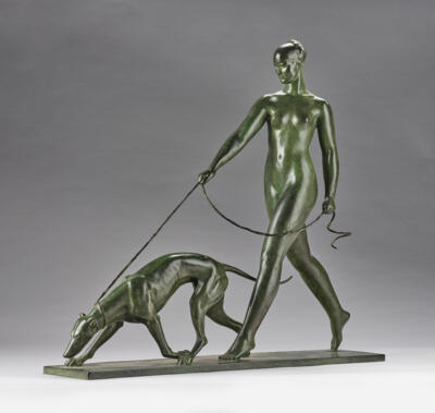 Raymond Leon Rivoire (Frankreich, 1884-1966), großes Bronzeobjekt: Frauenfigur mit Hund, um 1925 - Jugendstil & Angewandte Kunst des 20. Jahrhunderts