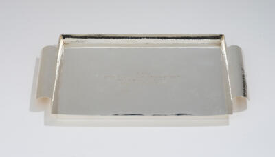 A silver tray with handles, Vincenz Carl Dub, Vienna, as of May 1922 - Jugendstil e arte applicata del XX secolo