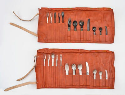Two synthetic leather bags with cutlery sets from the “Culinar” series, designed by Carl Auböck, c. 1970/80, made by Collini, Austria - Jugendstil e arte applicata del XX secolo