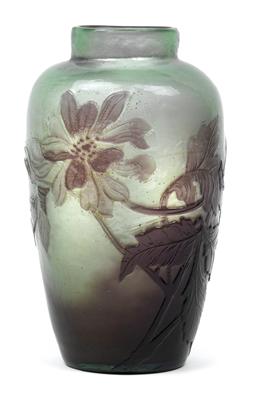 Vase mit Chrysanthemen, - Antiquitäten