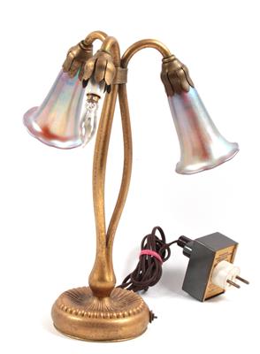 Dreiflammige Tischlampe, sogen. "Lilylamp", - Antiques