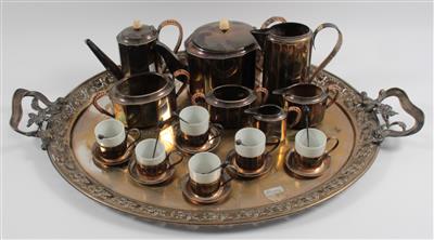 1 Tee-, 1 Mokkakanne, 2 Gießer, 2 Zuckerschalen, 6 Mokkatassen mit Untertassen, - Antiquitäten