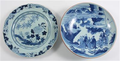 Konvolut von 4 blau-weißen Tellern, - Antiques