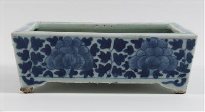 Blau-weiße rechteckige Jardinieren-Untersetzer, - Antiquitäten