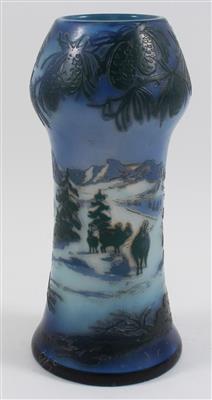 Vase mit Berglandschaft und Gemsen, - Antiques