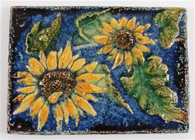 Majolikaplatte mit Sonnenblumen, - Antiques