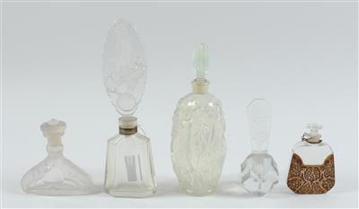 Konvolut 5 verschiedene Glasflakons mit Stöpsel, - Antiquitäten