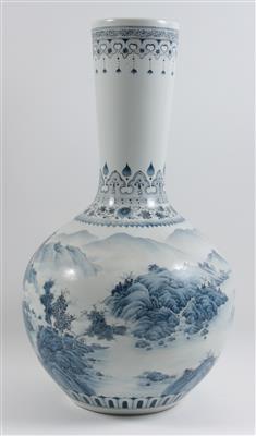 Blau-weiße Vase, - Antiquitäten