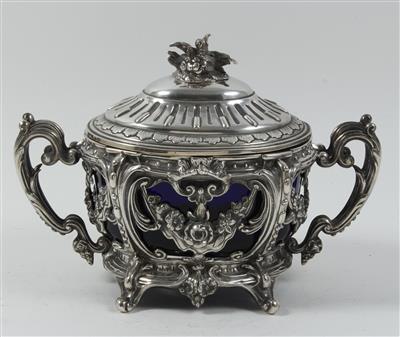 Französisches Silber Deckelgefäß mit blauem Glaseinsatz, - Antiquariato