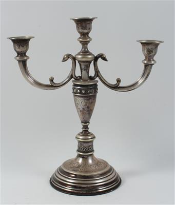 Wiener dreiflammiger Silber Kerzenleuchter mit Girandoleinsatz, - Antiques