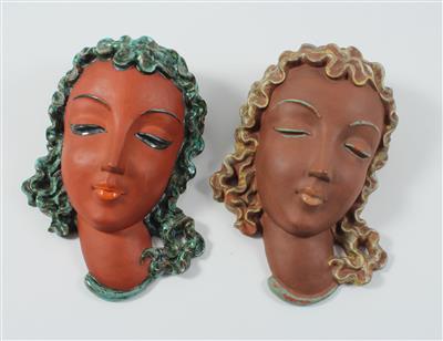 2 Wandmasken Frauenköpfe, Fa. Keramos, - Antiques