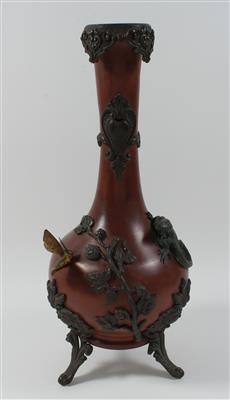 Vase auf vier Füßen, - Sommerauktion - Antiquitäten