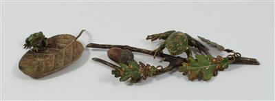 Frosch auf Eichenzweig, Frosch mit Blatt - Sommerauktion - Antiquitäten