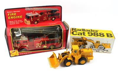 Konvolut Spielzeugfahrzeuge und Figuren: - Sommerauktion - Antiquitäten