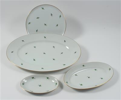 1 ovale, 1 Gugelhupfplatte, 6 ovale Beilagenschalen - Summer-auction