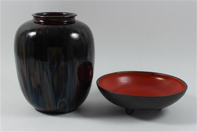 Vase, Schale auf drei Füßen - Sommerauktion - Antiquitäten