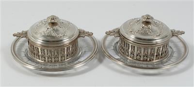 2 französische Glasdeckeldosen mit Silbermontierungen und Silberdeckel, - Sommerauktion - Antiquitäten