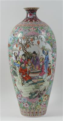 Famille rose Mille fleurs Vase, - Summer-auction