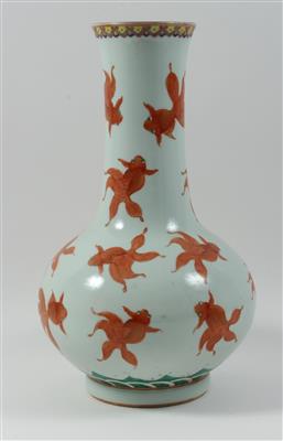 Vase mit Fischen, - Letní aukce