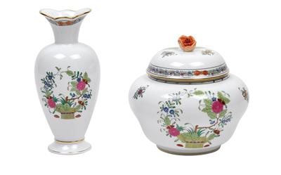 Vase und Deckeldose, - Sommerauktion - Antiquitäten
