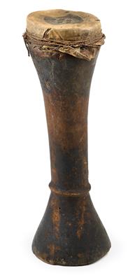 Neuguinea, Hochland, Stamm: Enga: Eine sehr alte, kleine Sanduhr-Trommel 'Kundu'. - Antiques