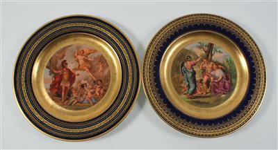Paar Dekorteller "Venus and Achilles" sowie "Herkules und Minerva", - Weißes Gold – Erlesenes aus Porzellan