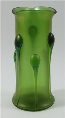 Vase mit Tropfenauflagen, - Antiquariato