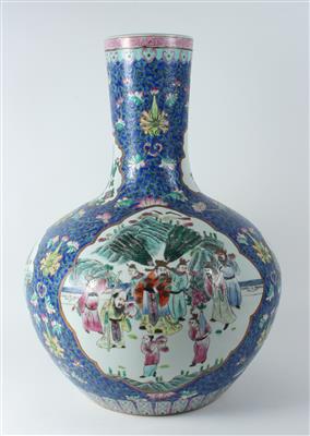 Famille rose Vase, - Antiquitäten