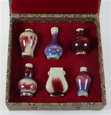 6 Miniatur Flambé glasierte Vasen in verschiedenen Formen, - Antiquitäten