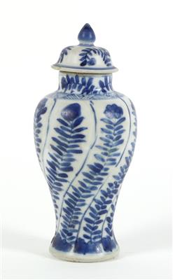 Blau-weiße Deckelvase, China, um 1690, von der Vung Tau Cargo, - Asiatika und islamische Kunst